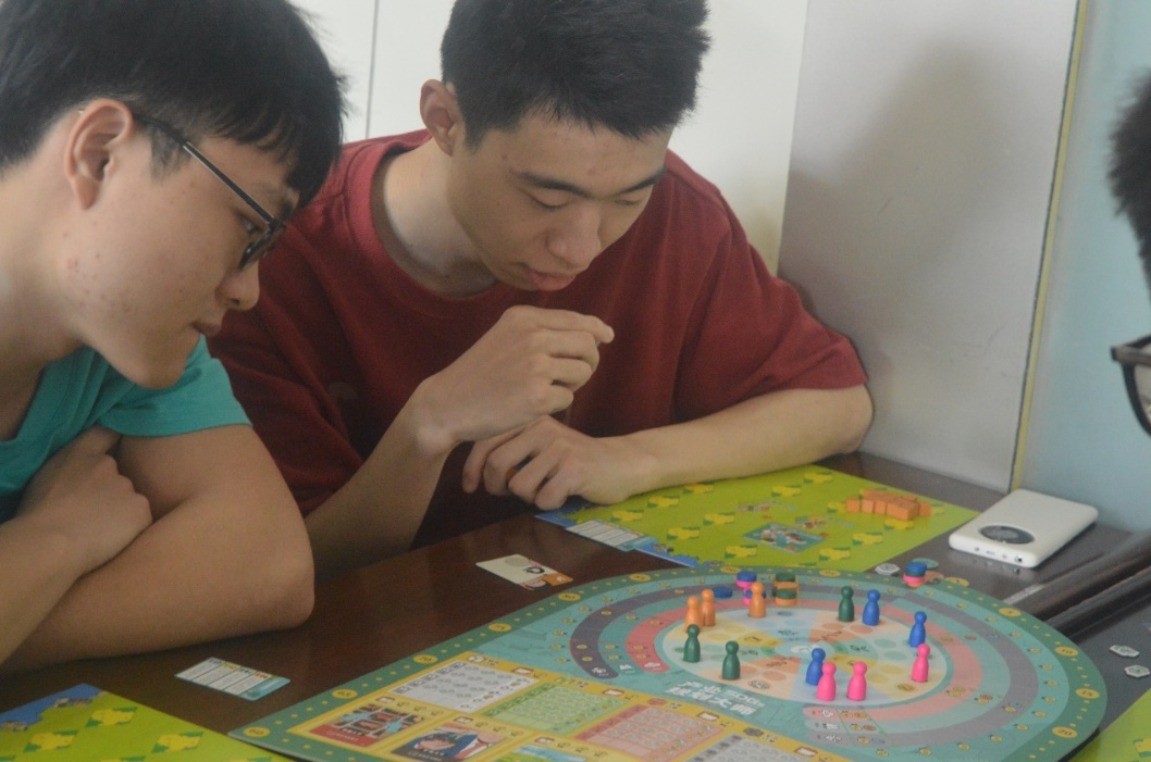 365完美体育资源与环境工程学院举办桌游科普活动：以桌游形式传达双碳理念